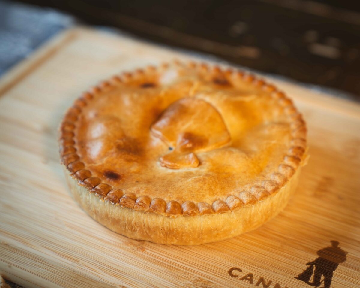 Large Chicken & Mushroom Pie
