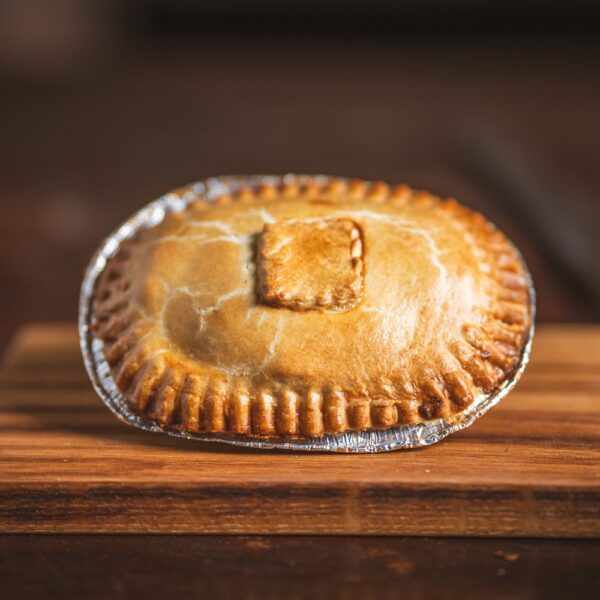 Small chicken, ham & leek pie